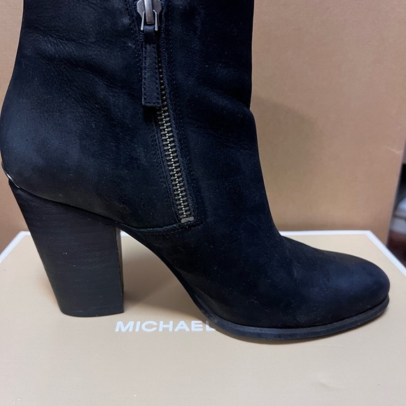 Michael Kors Denver Bootie; Distressed Leather: Size 7 - Picture 6 of 7